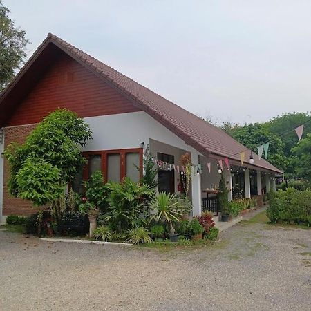 Cozy House Chiangrai Hotel Chiang Rai Exterior photo